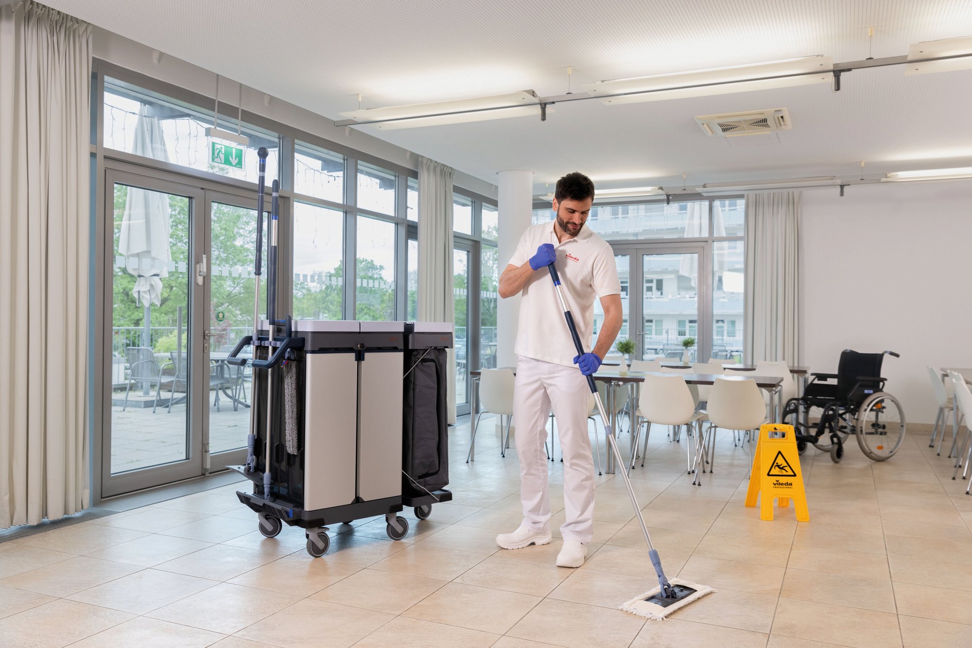 Sprint_HC_Mopping_Canteen_Tronic_in_use