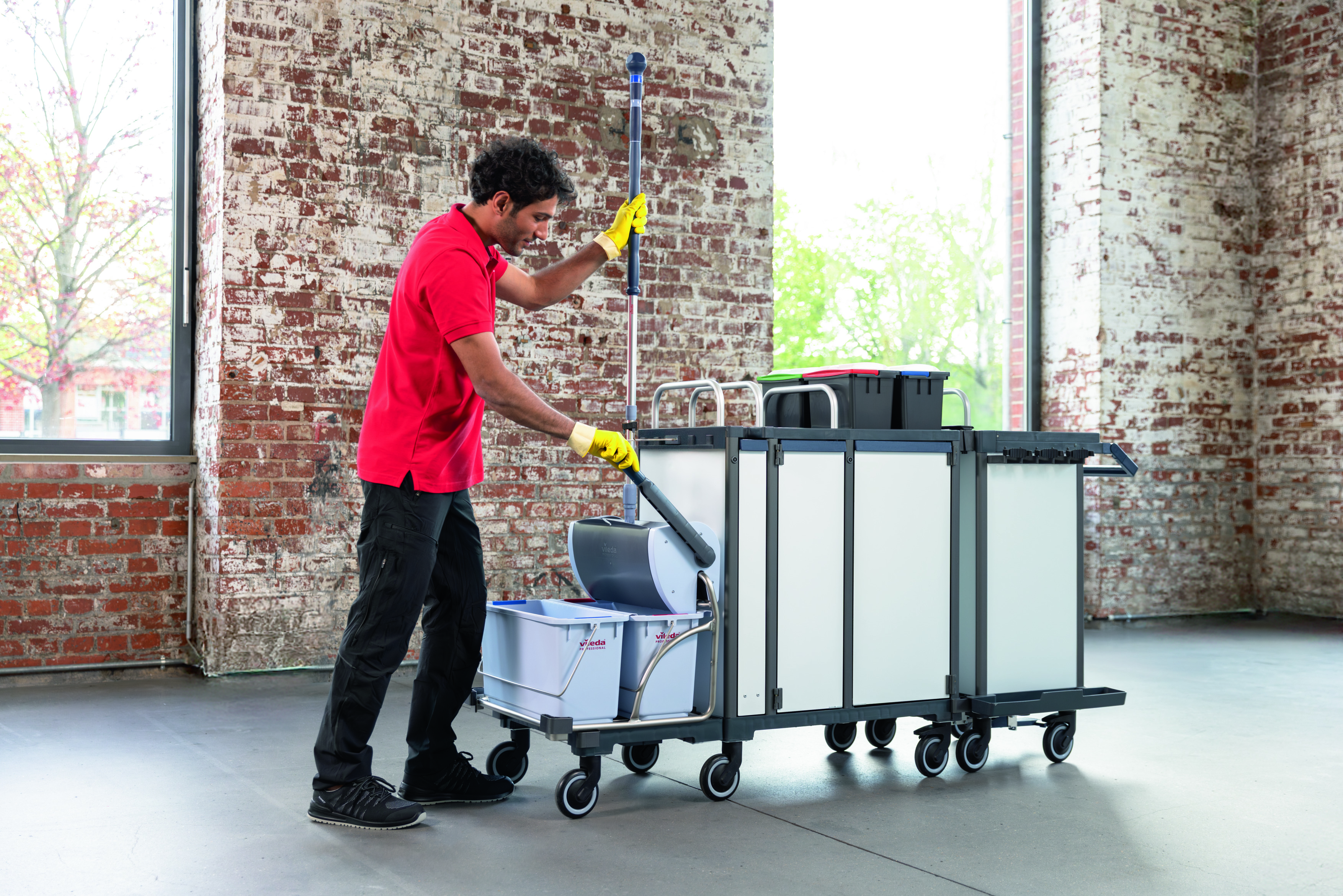 When Your Cleaning Trolley Malfunctions During Service